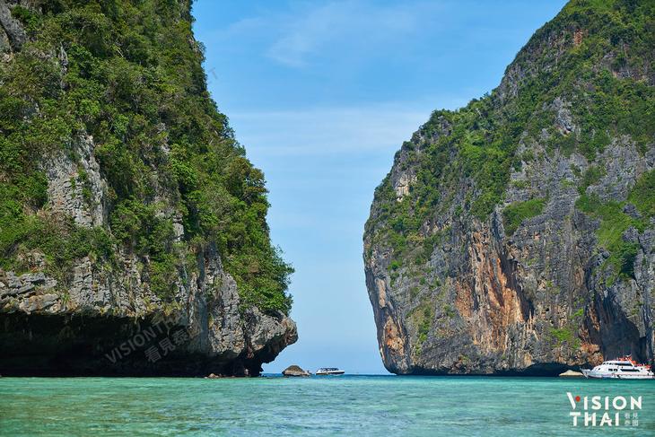 位在泰国南部的普吉岛（普吉府），不仅是泰国第一大岛，更被誉为「安达曼海上明珠」，是著名的泰国海岛旅游胜地（图片来源：VISION THAI看见泰国）